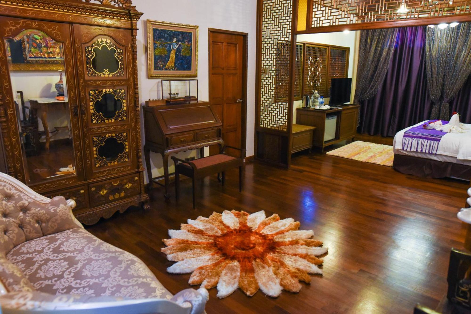 5 Heeren Museum Residence Malacca Room photo